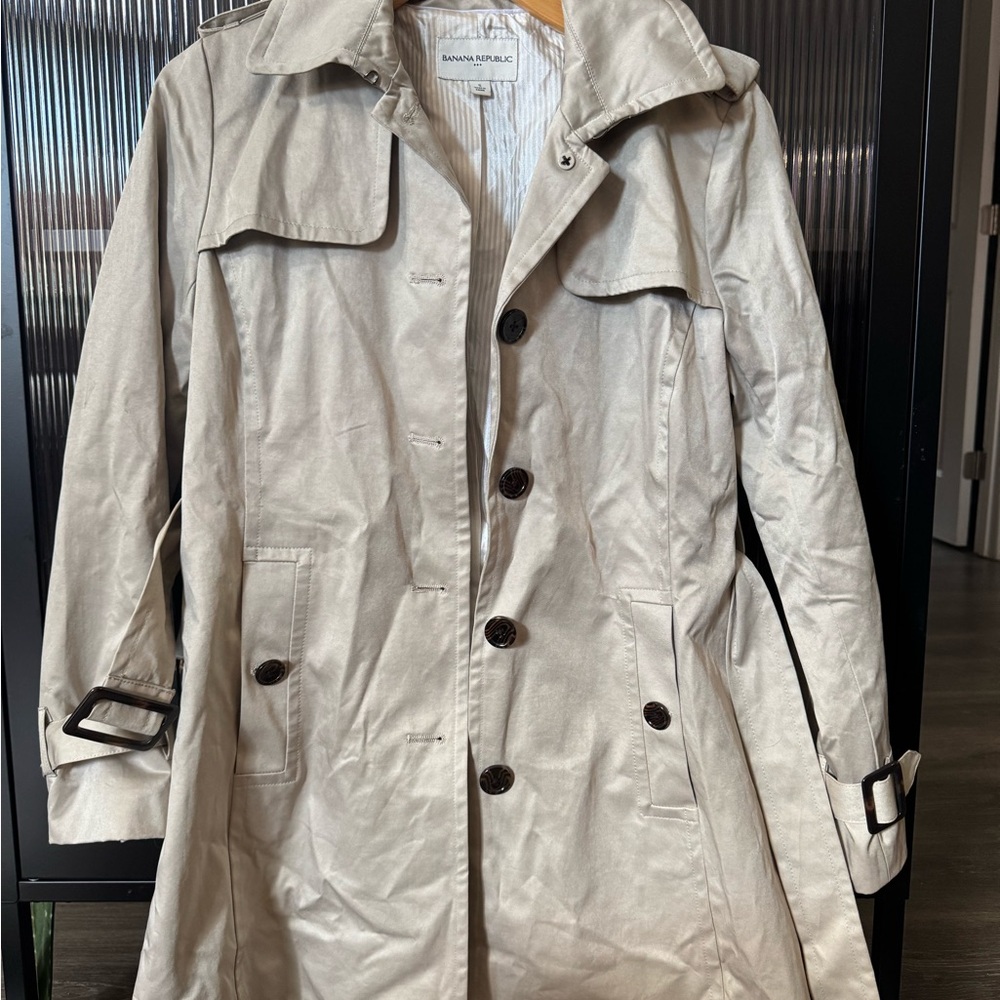 Banana Republic Women's Beige Trench Coat
